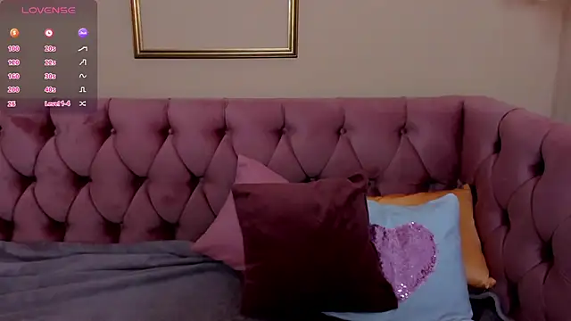 Snapshot of Diana_Garrett chatting on March 7, 8:56 am Diana Garrett online show from March 7, 8:56 am