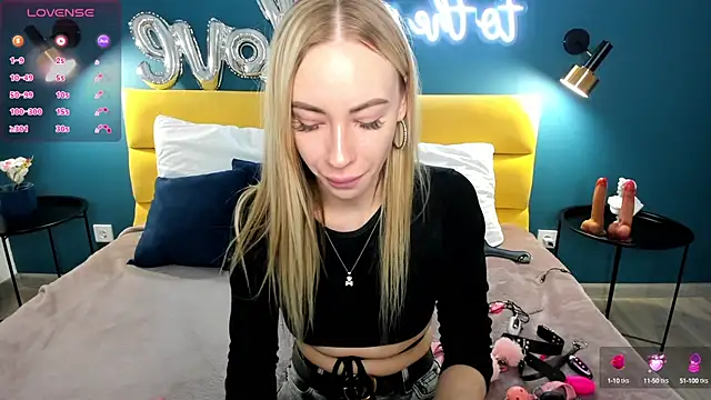 Snapshot of Diana_Garrett chatting on March 9, 1:25 am Diana Garrett online show from March 9, 1:25 am