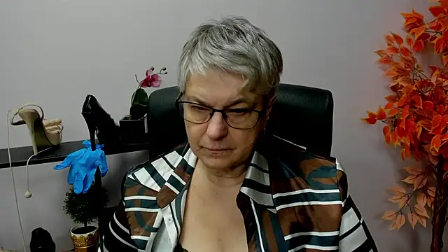 IrisDream online show from December 16, 1:54 pm