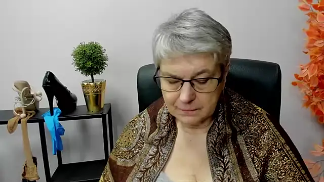 IrisDream online show from January 2, 10:37 am