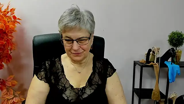 IrisDream online show from October 31, 7:20 am