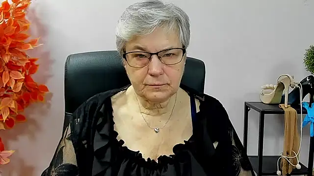 IrisDream online show from November 27, 7:21 am