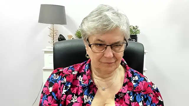 IrisDream online show from April 7, 6:14 am