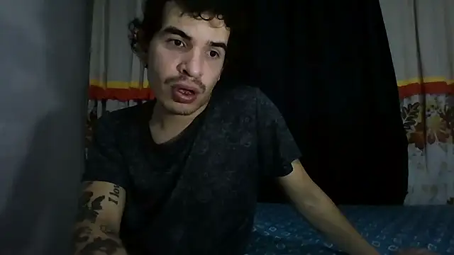 Snapshot of Bruno_Iris_sex chatting on November 9, 3:27 am Bruno Iris sex online show from November 9, 3:27 am