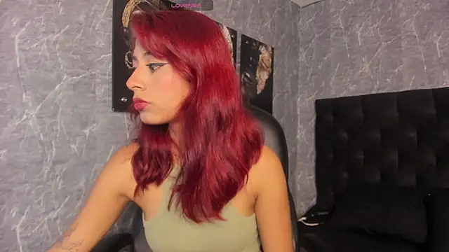 cloe  palmer online show from February 12, 12:01 pm