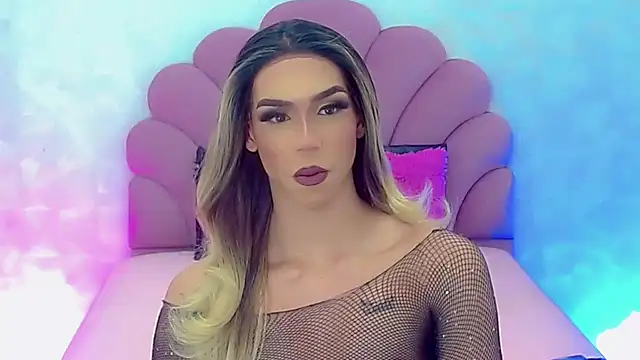 Snapshot of briana_sex32 chatting on January 18, 7:38 am briana sex32 online show from January 18, 7:38 am