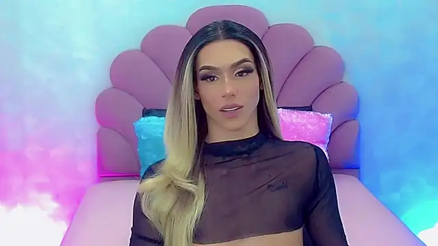 Snapshot of briana_sex32 chatting on January 22, 7:03 pm briana sex32 online show from January 22, 7:03 pm