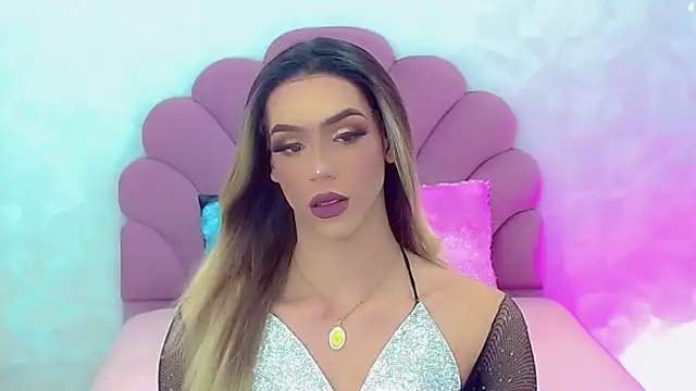 Snapshot of briana_sex32 chatting on January 25, 4:34 am briana sex32 online show from January 25, 4:34 am