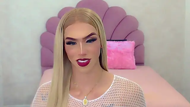 Snapshot of briana_sex32 chatting on February 6, 5:14 am briana sex32 online show from February 6, 5:14 am