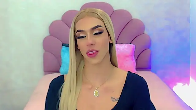 Snapshot of briana_sex32 chatting on February 9, 10:53 am briana sex32 online show from February 9, 10:53 am