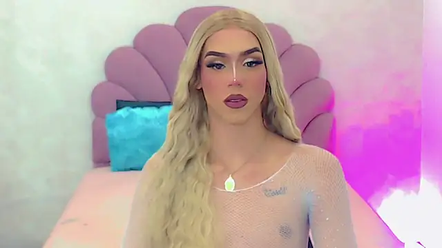 Snapshot of briana_sex32 chatting on February 15, 4:14 am briana sex32 online show from February 15, 4:14 am