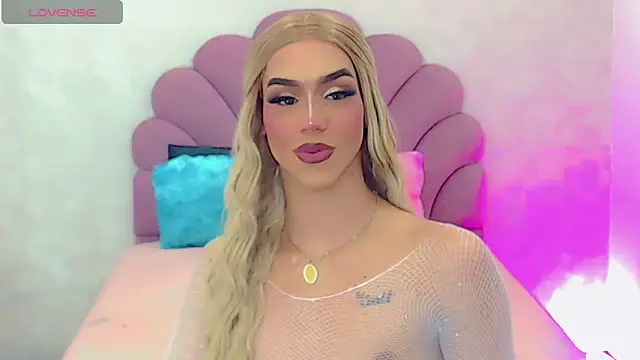 Snapshot of briana_sex32 chatting on February 15, 7:16 am briana sex32 online show from February 15, 7:16 am