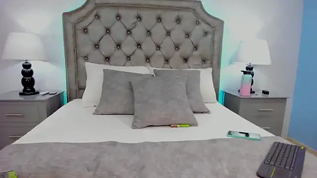 MadissonBacker online show from October 19, 11:44 am