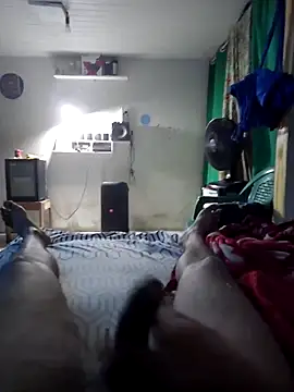 Snapshot of divertoooo chatting on March 23, 5:33 am divertoooo online show from March 23, 5:33 am