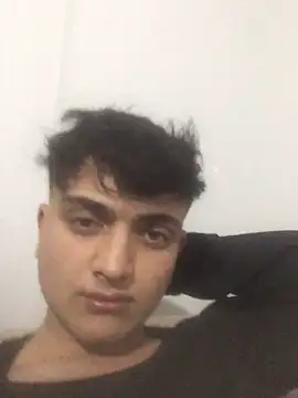 Snapshot of boy_3835 chatting on March 5, 10:21 pm boy 3835 online show from March 5, 10:21 pm