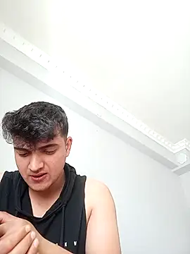 Snapshot of boy_3835 chatting on March 13, 1:29 pm boy 3835 online show from March 13, 1:29 pm