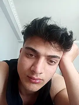 Snapshot of boy_3835 chatting on March 14, 12:40 pm boy 3835 online show from March 14, 12:40 pm