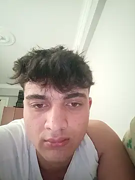 Snapshot of boy_3835 chatting on March 16, 12:00 pm boy 3835 online show from March 16, 12:00 pm