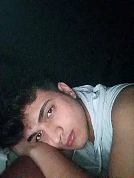 Snapshot of boy_3835 chatting on March 17, 3:47 am boy 3835 online show from March 17, 3:47 am