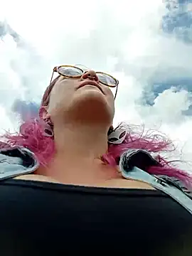sophie banger online show from May 31, 5:42 pm