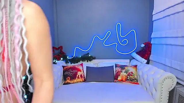 Snapshot of rock_n_roxy chatting on January 3, 1:16 am rock n roxy online show from January 3, 1:16 am