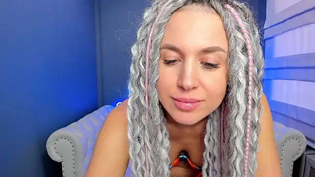 Snapshot of rock_n_roxy chatting on February 12, 10:24 am rock n roxy online show from February 12, 10:24 am