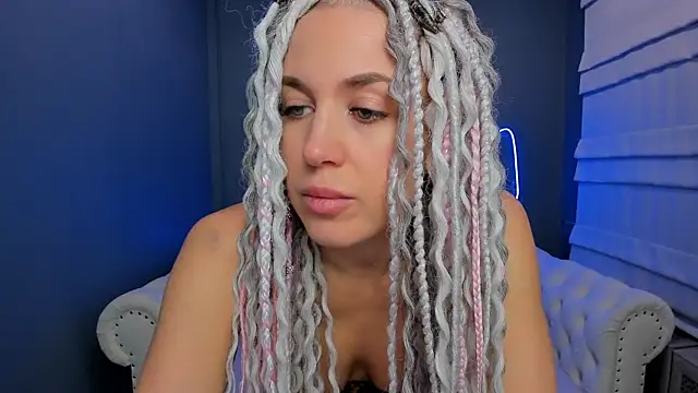 Snapshot of rock_n_roxy chatting on February 16, 1:14 am rock n roxy online show from February 16, 1:14 am