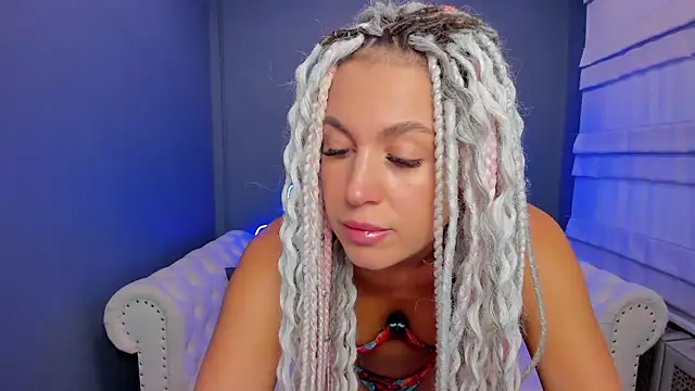 Snapshot of rock_n_roxy chatting on March 8, 1:17 am rock n roxy online show from March 8, 1:17 am