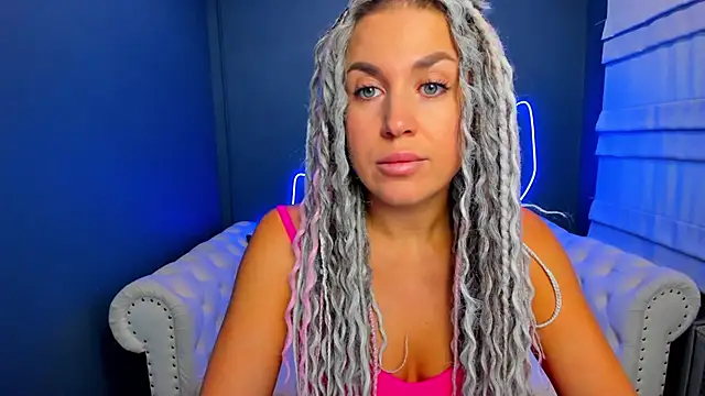 Snapshot of rock_n_roxy chatting on September 10, 1:16 am rock n roxy online show from September 10, 1:16 am