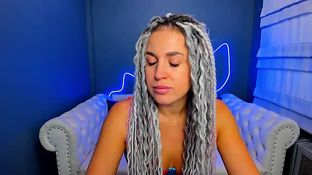 Snapshot of rock_n_roxy chatting on September 11, 1:17 am rock n roxy online show from September 11, 1:17 am