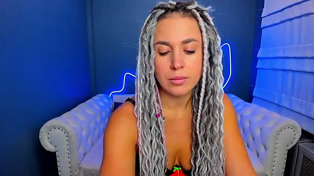 Snapshot of rock_n_roxy chatting on September 12, 1:17 am rock n roxy online show from September 12, 1:17 am