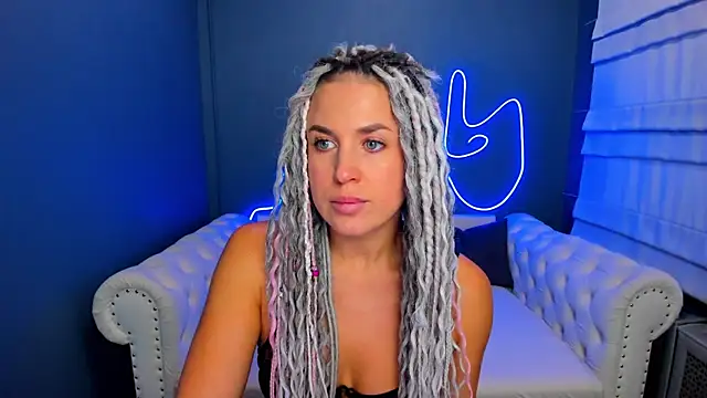 Snapshot of rock_n_roxy chatting on September 16, 1:17 am rock n roxy online show from September 16, 1:17 am