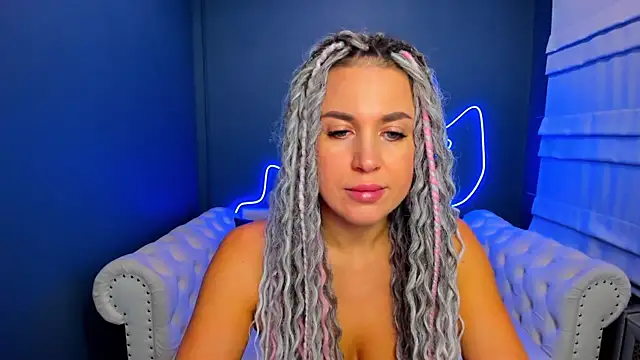 Snapshot of rock_n_roxy chatting on October 7, 1:14 am rock n roxy online show from October 7, 1:14 am