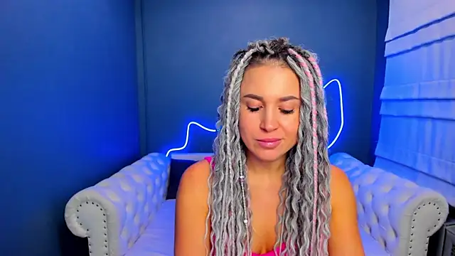 Snapshot of rock_n_roxy chatting on October 16, 1:28 am rock n roxy online show from October 16, 1:28 am