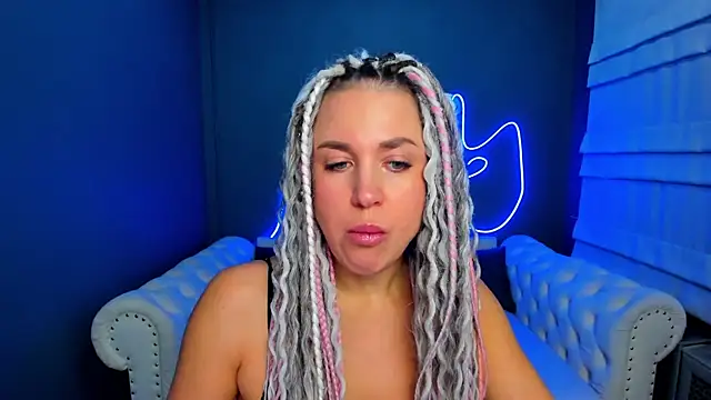 Snapshot of rock_n_roxy chatting on November 11, 1:16 am rock n roxy online show from November 11, 1:16 am