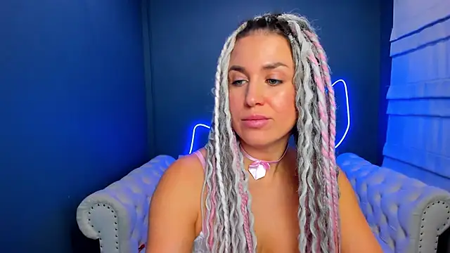 Snapshot of rock_n_roxy chatting on November 28, 4:04 am rock n roxy online show from November 28, 4:04 am