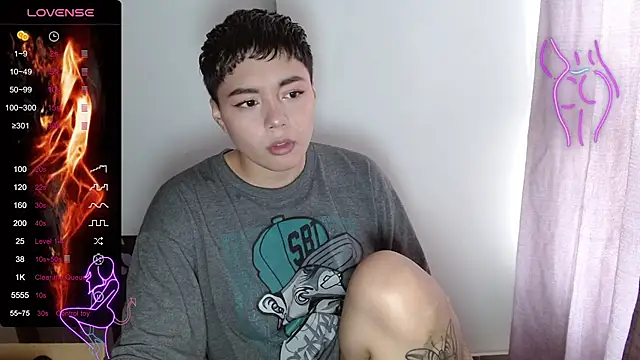 Snapshot of TRIXIE_TANG28 chatting on February 23, 5:29 pm TRIXIE TANG28 online show from February 23, 5:29 pm