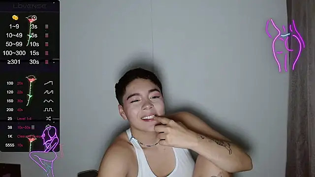 Snapshot of TRIXIE_TANG28 chatting on March 13, 11:59 pm TRIXIE TANG28 online show from March 13, 11:59 pm