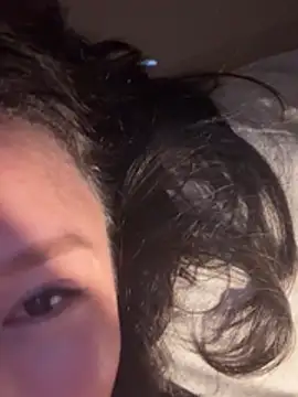 Krismil3 online show from April 14, 1:06 pm