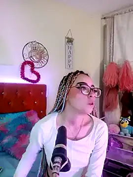 Snapshot of Yennastone chatting on January 5, 12:52 am Yennastone online show from January 5, 12:52 am