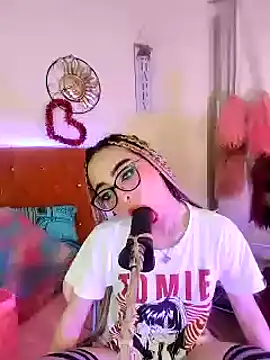 Snapshot of Yennastone chatting on January 10, 2:57 am Yennastone online show from January 10, 2:57 am