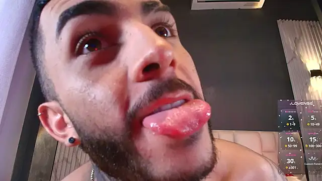 Marcelo ruiz  online show from December 4, 5:43 pm