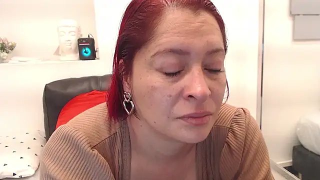 eva twiss online show from November 18, 12:31 pm