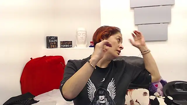 eva twiss online show from April 19, 11:53 am