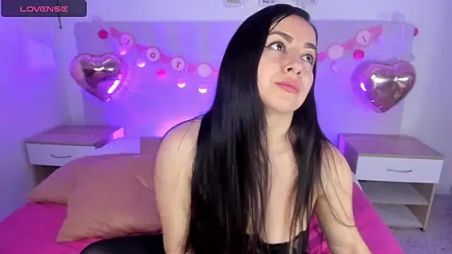 Kimkalifa  online show from February 8, 6:33 pm