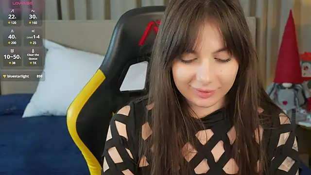 Snapshot of Alisa054 chatting on December 26, 9:37 pm Alisa054 online show from December 26, 9:37 pm