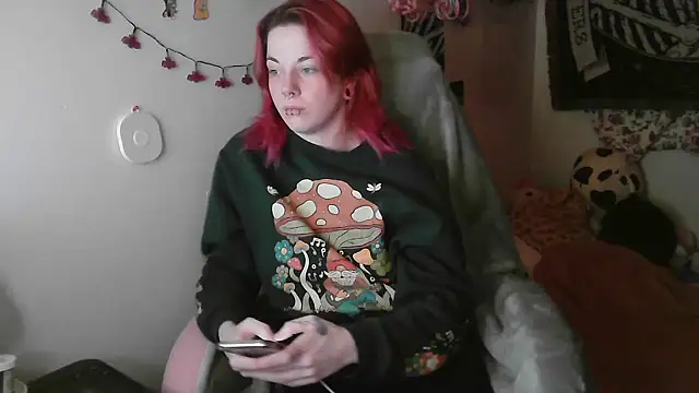 Snapshot of GoddessPinxx chatting on December 4, 6:22 am GoddessPinxx online show from December 4, 6:22 am