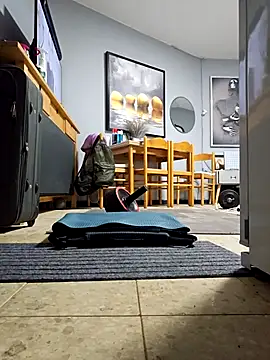 dickinyouto online show from September 10, 7:25 pm