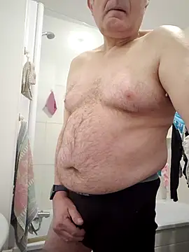 Snapshot of Bretoncool chatting on February 25, 2:44 pm Bretoncool online show from February 25, 2:44 pm