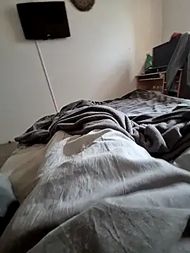 Snapshot of Bretoncool chatting on February 27, 2:43 pm Bretoncool online show from February 27, 2:43 pm